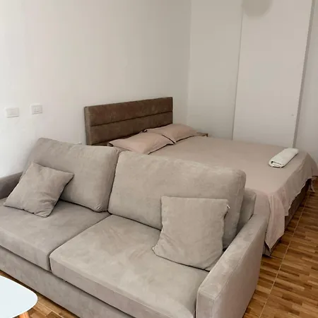 Leon Apartman *
